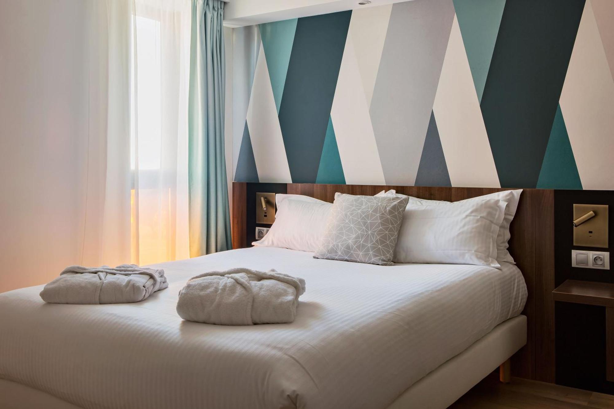 Holiday Inn - Marseille Airport By Ihg Vitrolles  Exterior photo