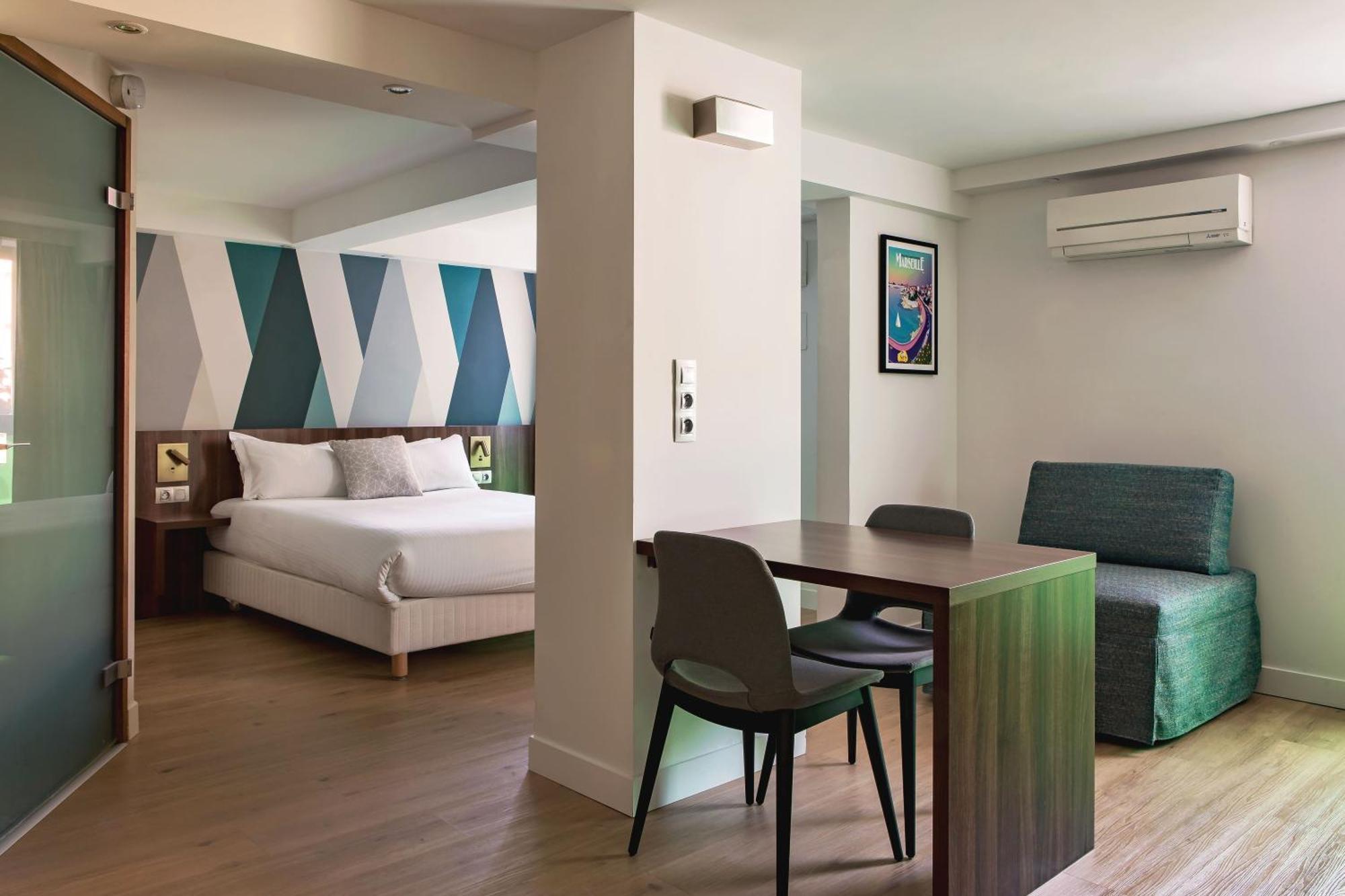 Holiday Inn - Marseille Airport By Ihg Vitrolles  Exterior photo