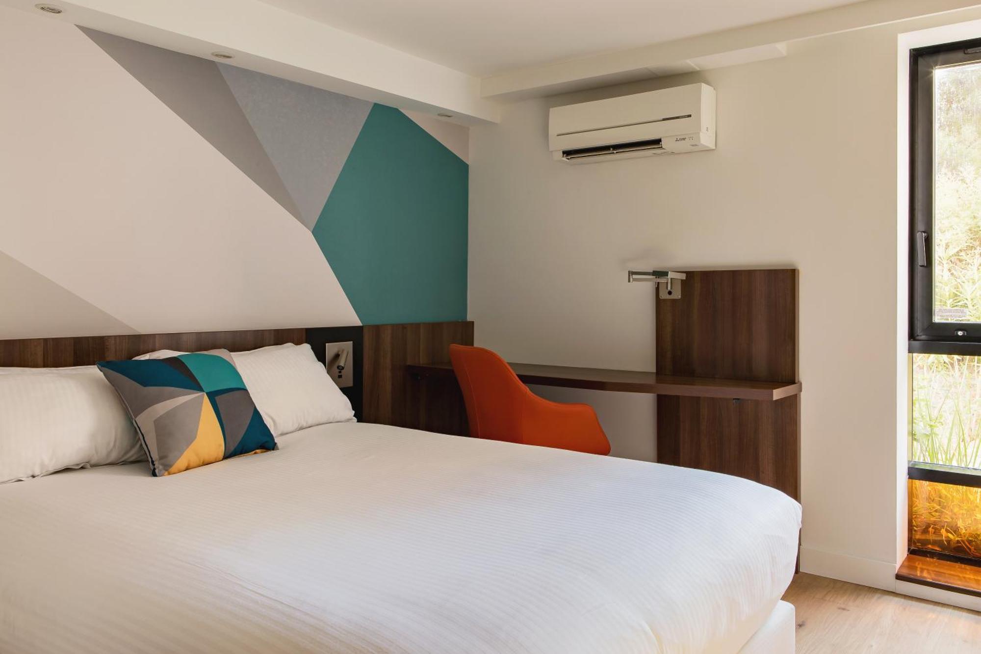 Holiday Inn - Marseille Airport By Ihg Vitrolles  Exterior photo