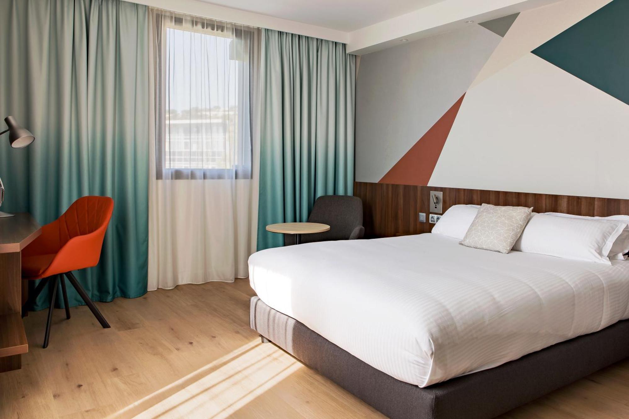 Holiday Inn - Marseille Airport By Ihg Vitrolles  Exterior photo