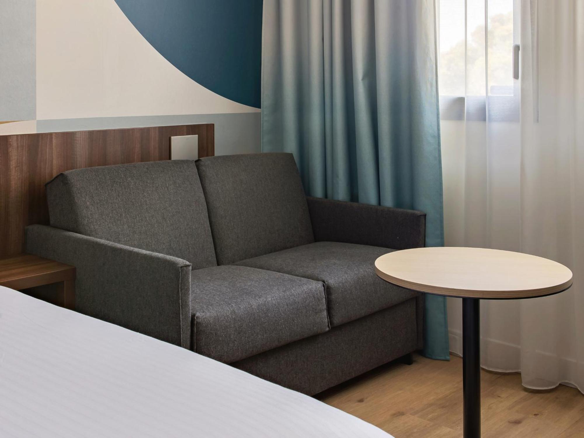 Holiday Inn - Marseille Airport By Ihg Vitrolles  Exterior photo