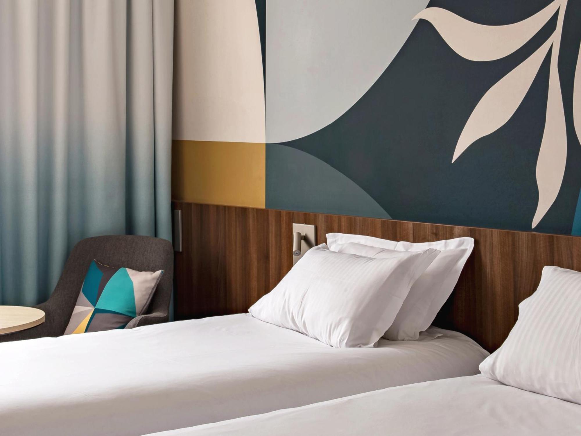 Holiday Inn - Marseille Airport By Ihg Vitrolles  Exterior photo