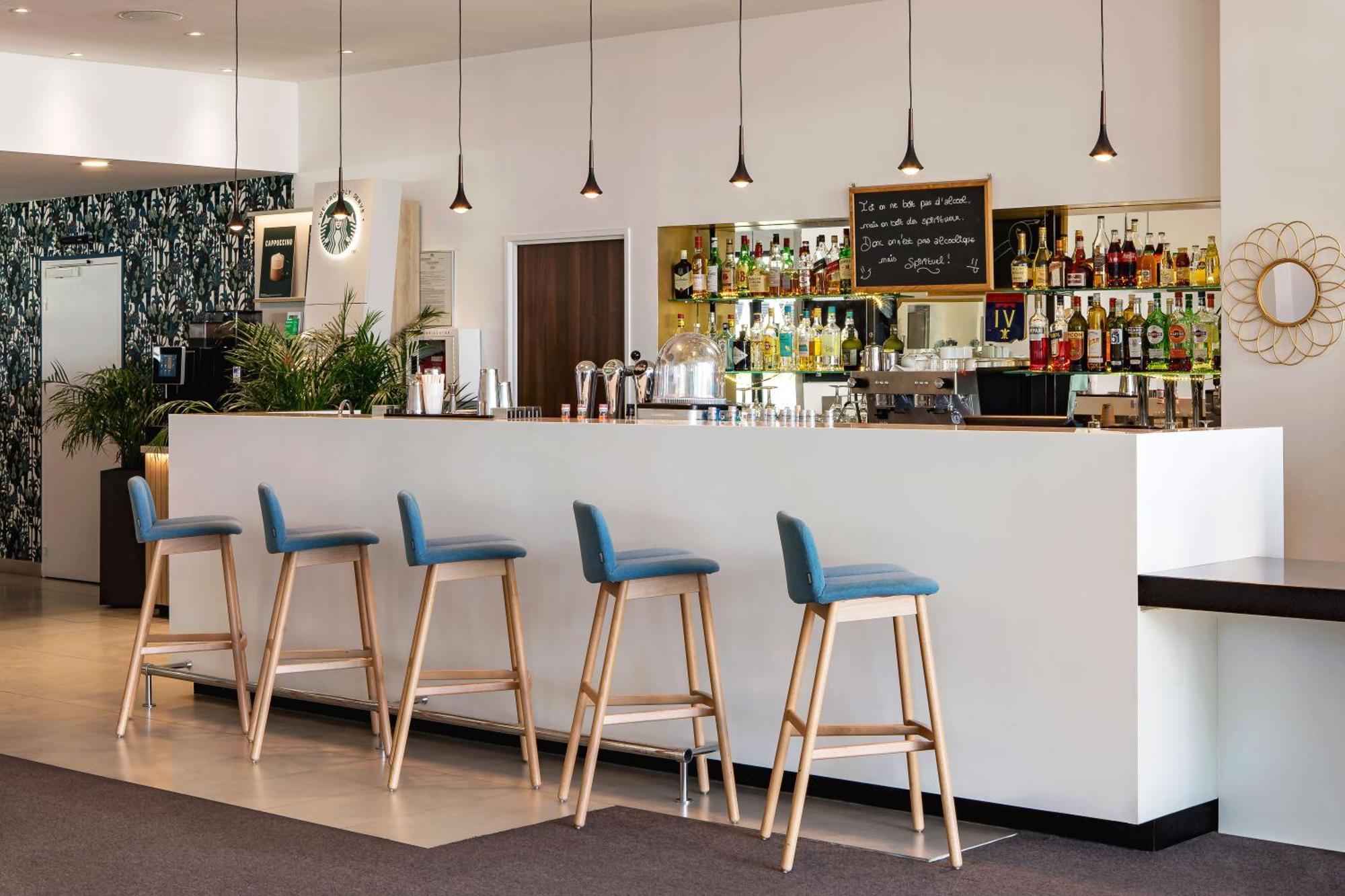 Holiday Inn - Marseille Airport By Ihg Vitrolles  Exterior photo
